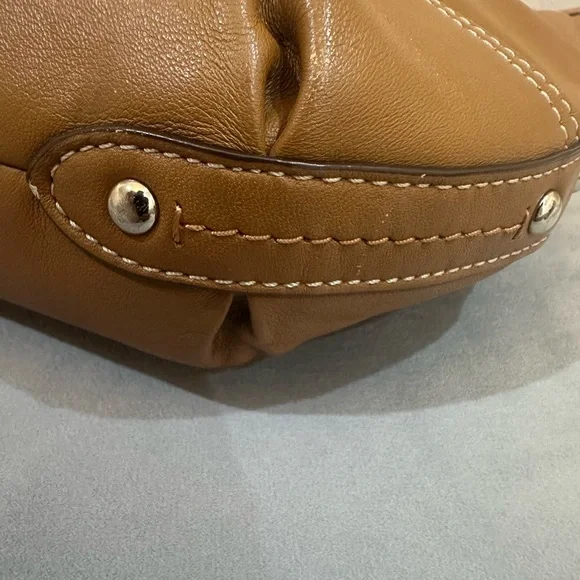 Coach leather crossbody bag tan w adjustable strap
